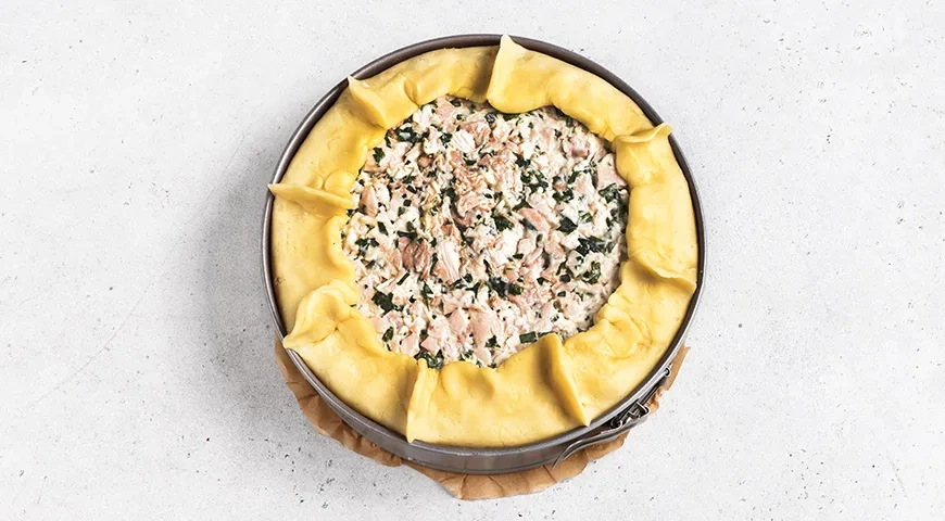 Курник с блинами, курицей и грибами: шаг 12