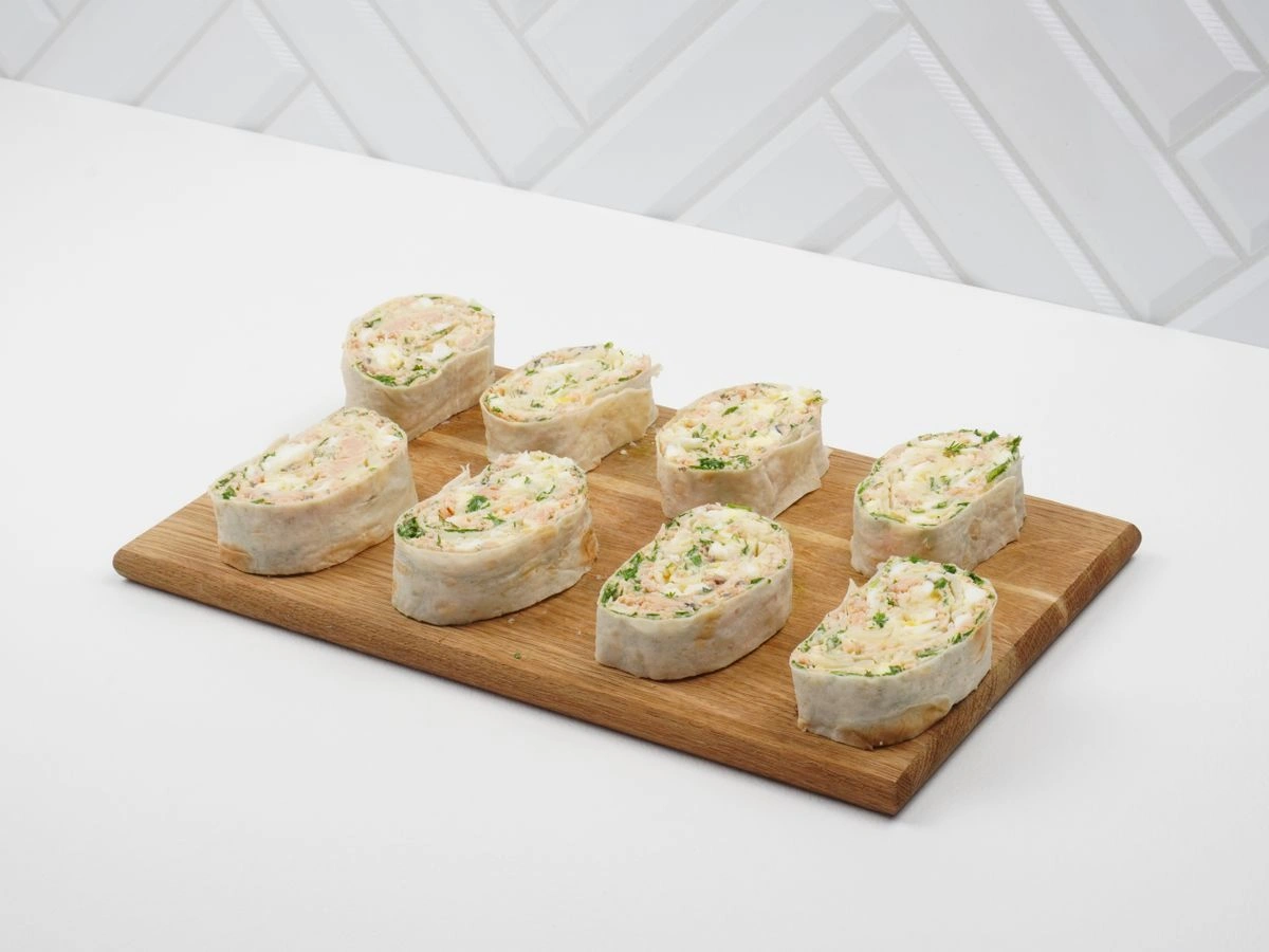 Шаг 12: Рулет с консервированной сайрой