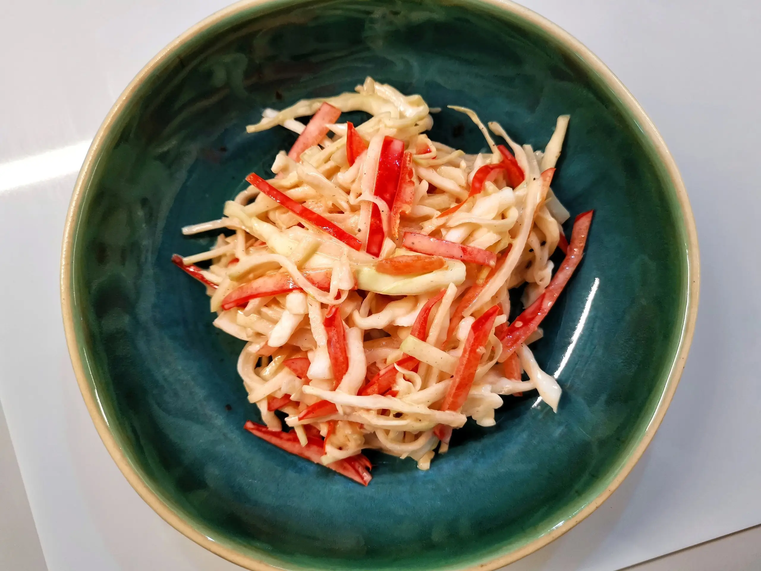 Шаг 12: Салат коул слоу с кольраби и сладким перцем