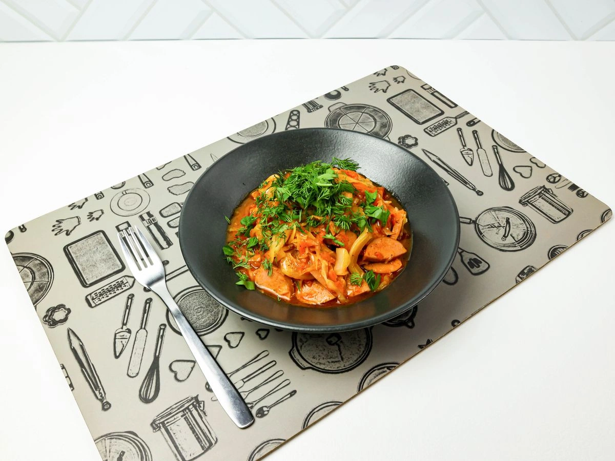 Шаг 12: Сардельки с тушеными овощами