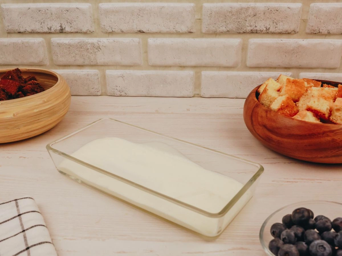 Шаг 12: Шахматный бисквит с голубикой и творожным сыром