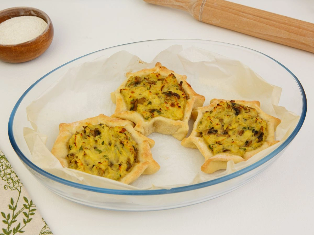 Шаг 12: Шаньги с грибами и картофелем