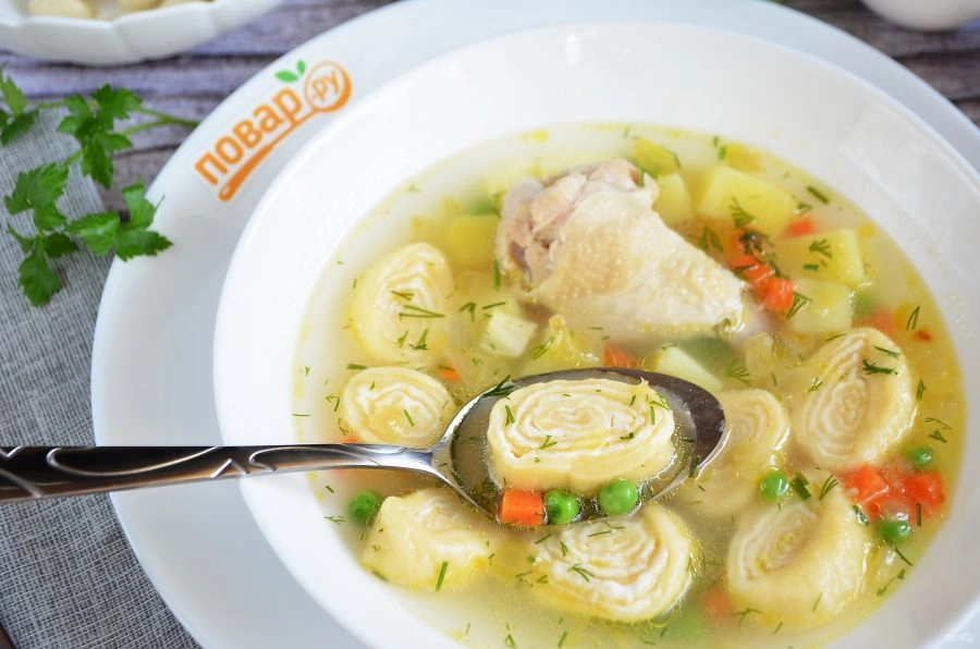 Шаг 12: Супом с сырными рулетиками