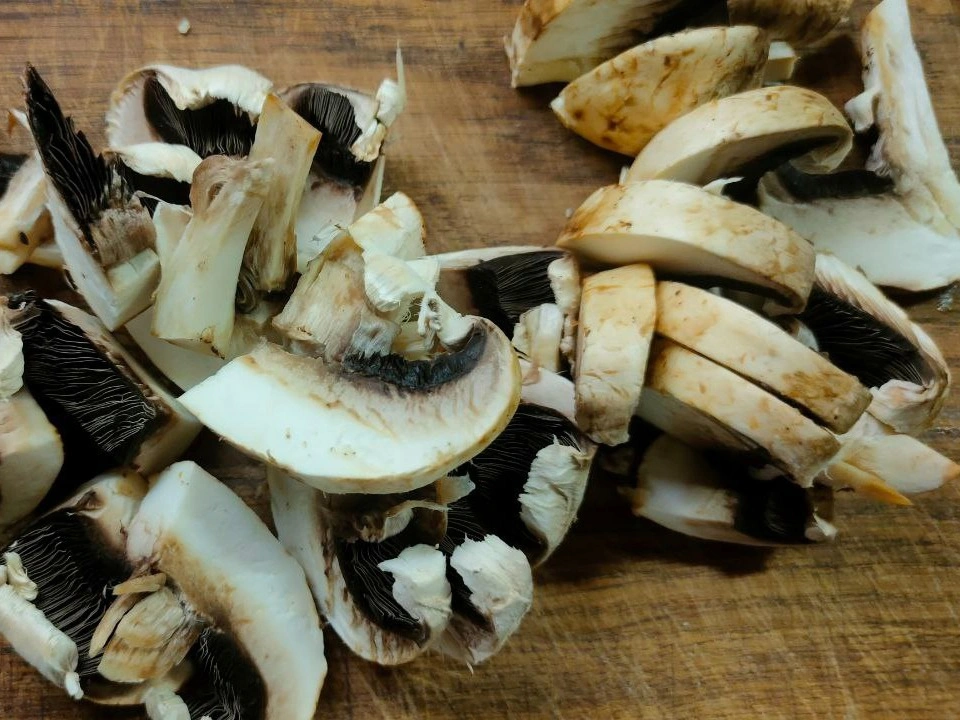 Шаг 12: Свинина в духовке с грибной подливкой