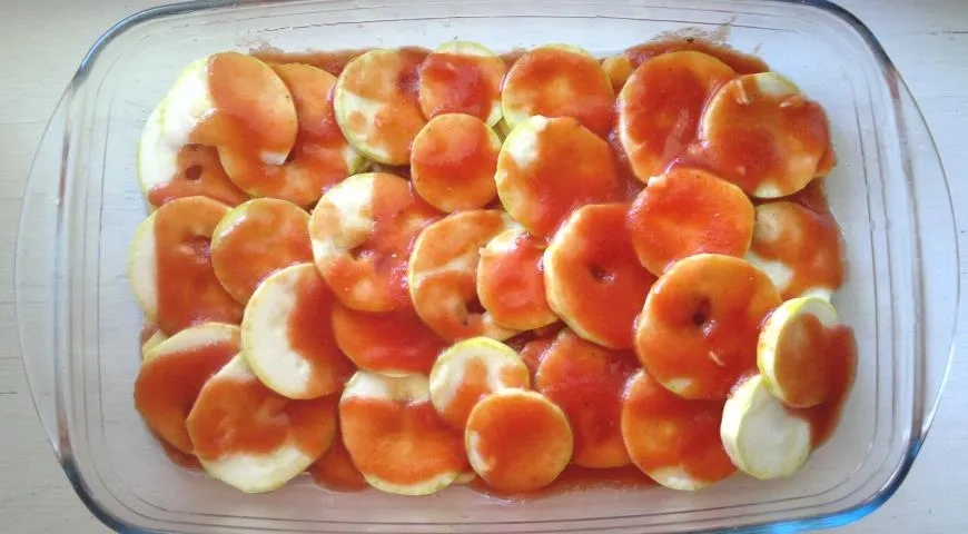 Тьелла - запеканка из картофеля, кабачков и помидоров: шаг 12