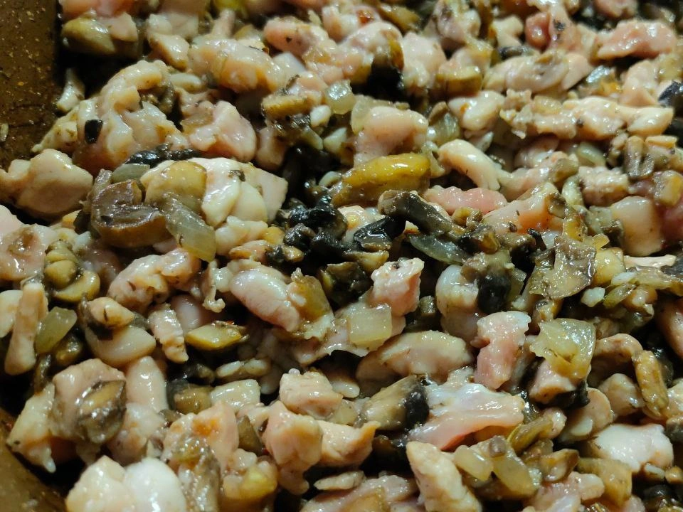 Шаг 12: Жюльен с курицей на сковороде