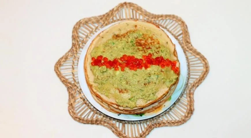 Дрожжевые блины с пикантной начинкой: шаг 13