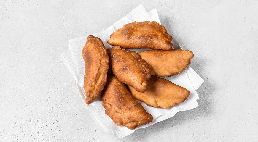 Дрожжевые пирожки со свеклой и яблоками на сковороде: шаг 13