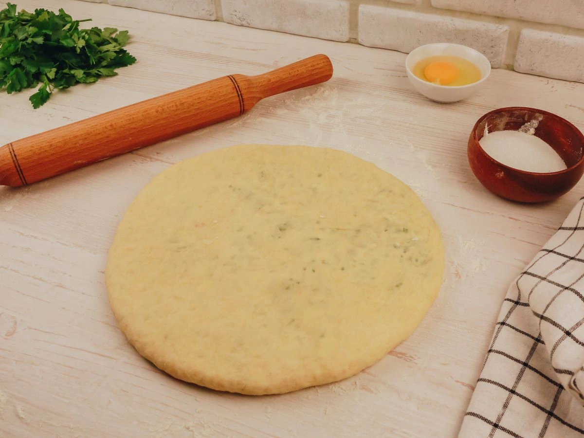 Шаг 13: Лепёшка с сыром, зеленью и творогом