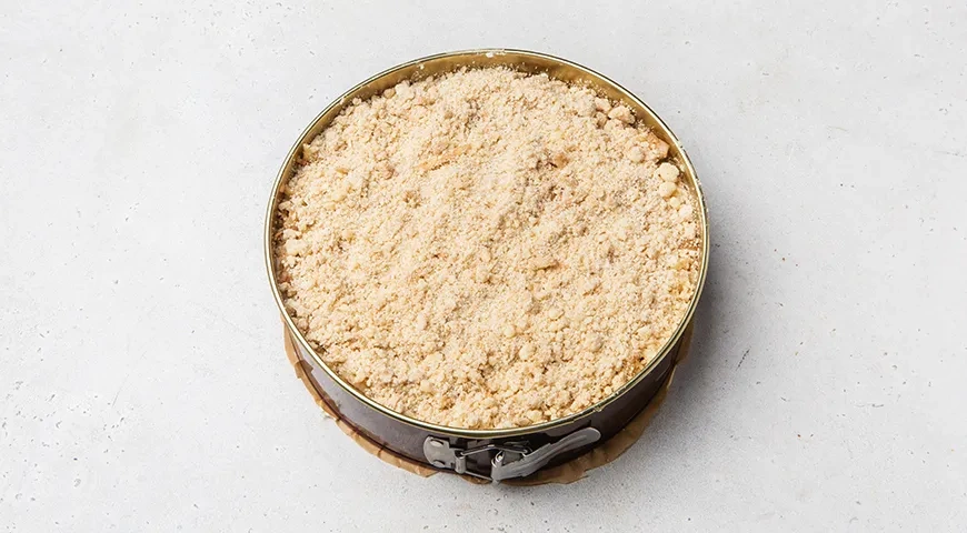 Насыпной пирог с яблоками и творожной начинкой: шаг 13