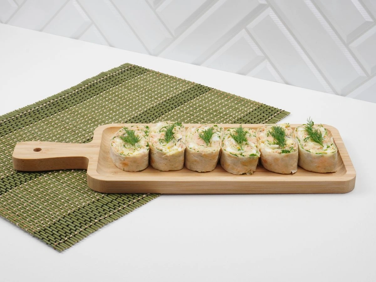 Шаг 13: Рулет с консервированной сайрой