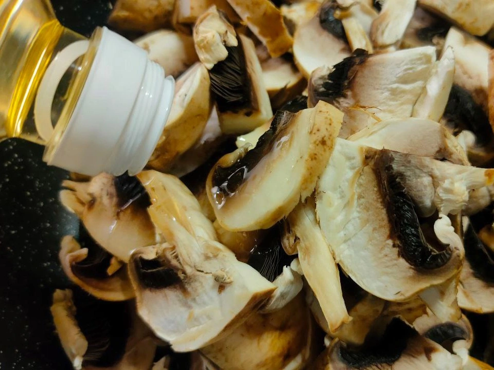 Шаг 13: Свинина в духовке с грибной подливкой