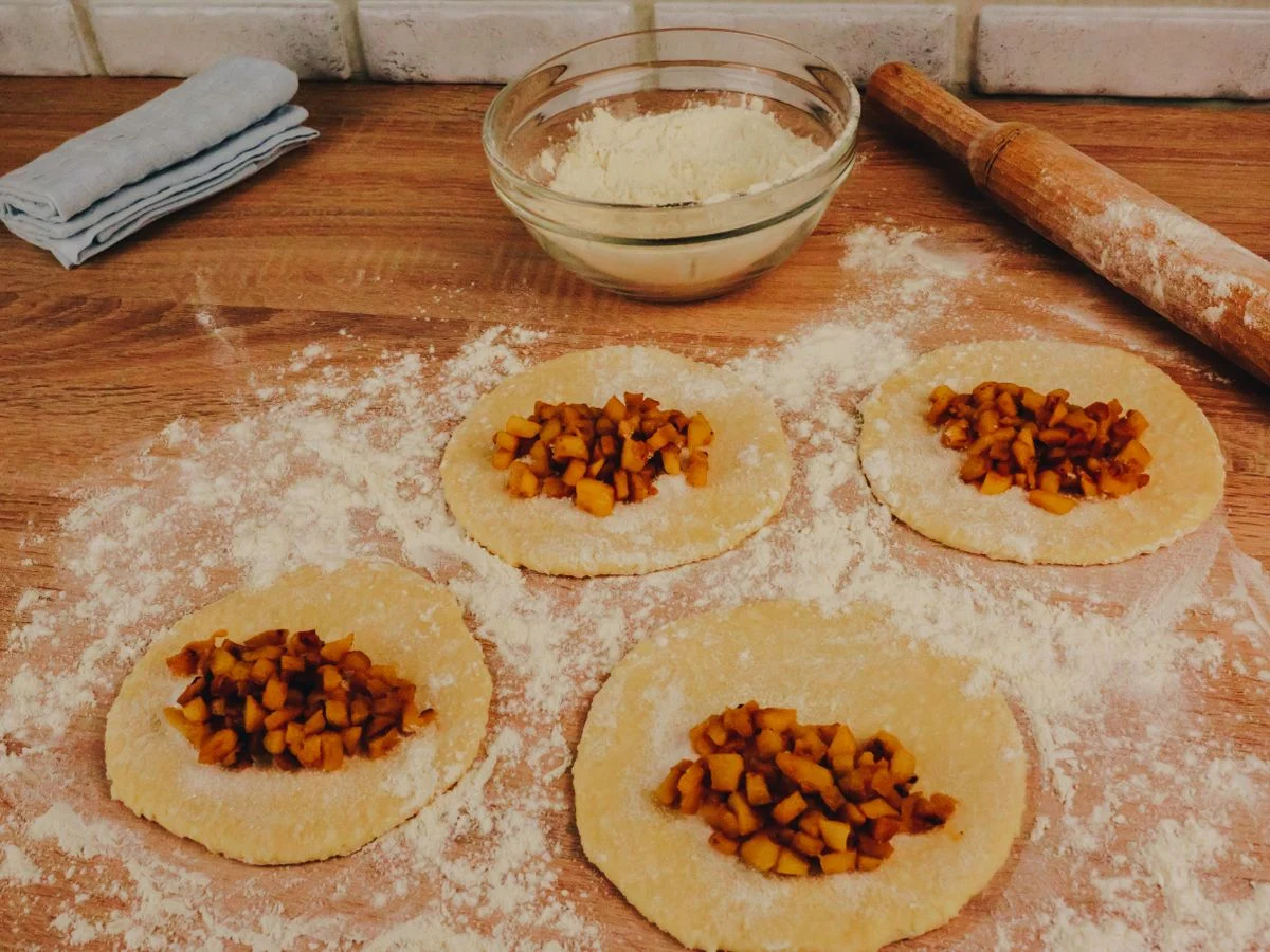 Шаг 13: Творожные пирожки с яблоками