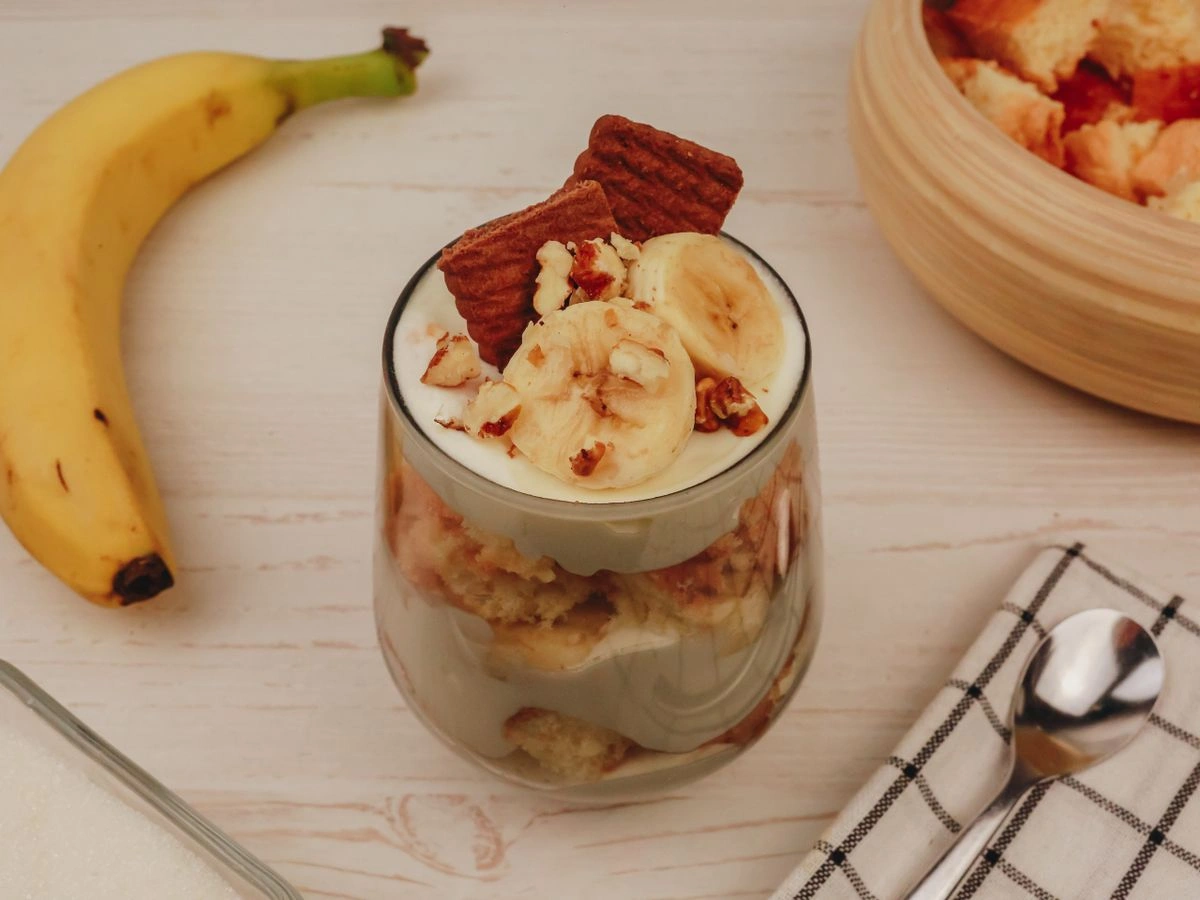 Шаг 14: Бисквит с творожным кремом и бананом