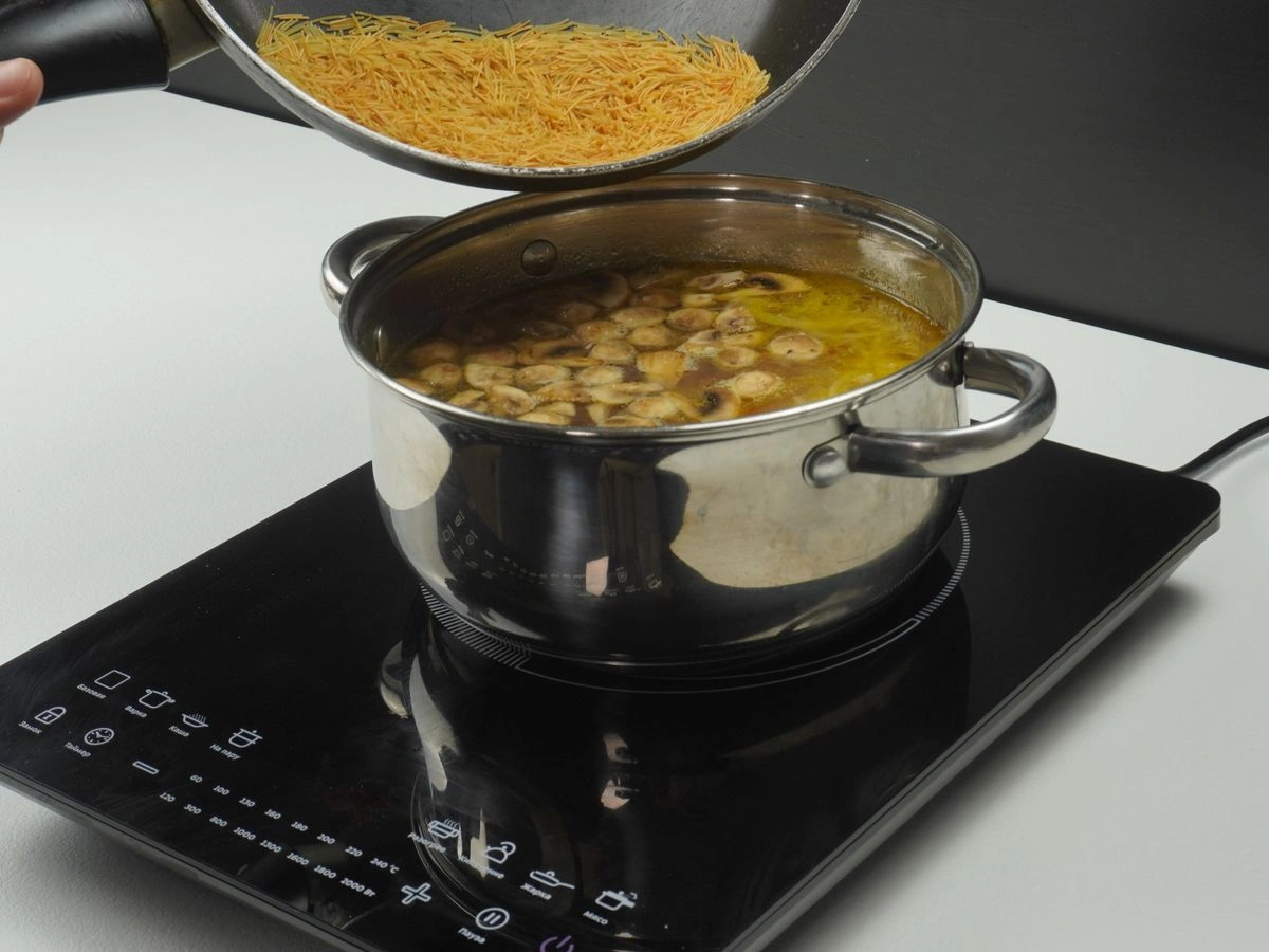 Шаг 14: Грибной суп с вермишелью