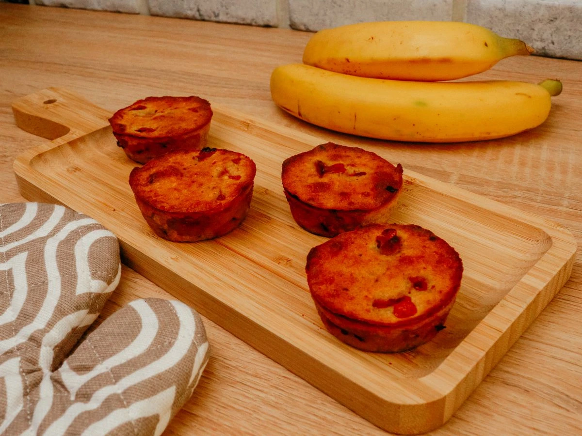 Шаг 14: Маффины с клубникой и бананами