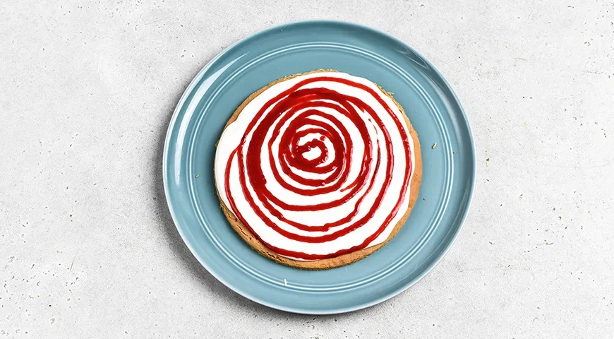 Медовик с малиной: шаг 14