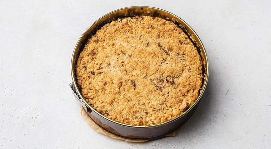 Насыпной пирог с яблоками и творожной начинкой: шаг 14