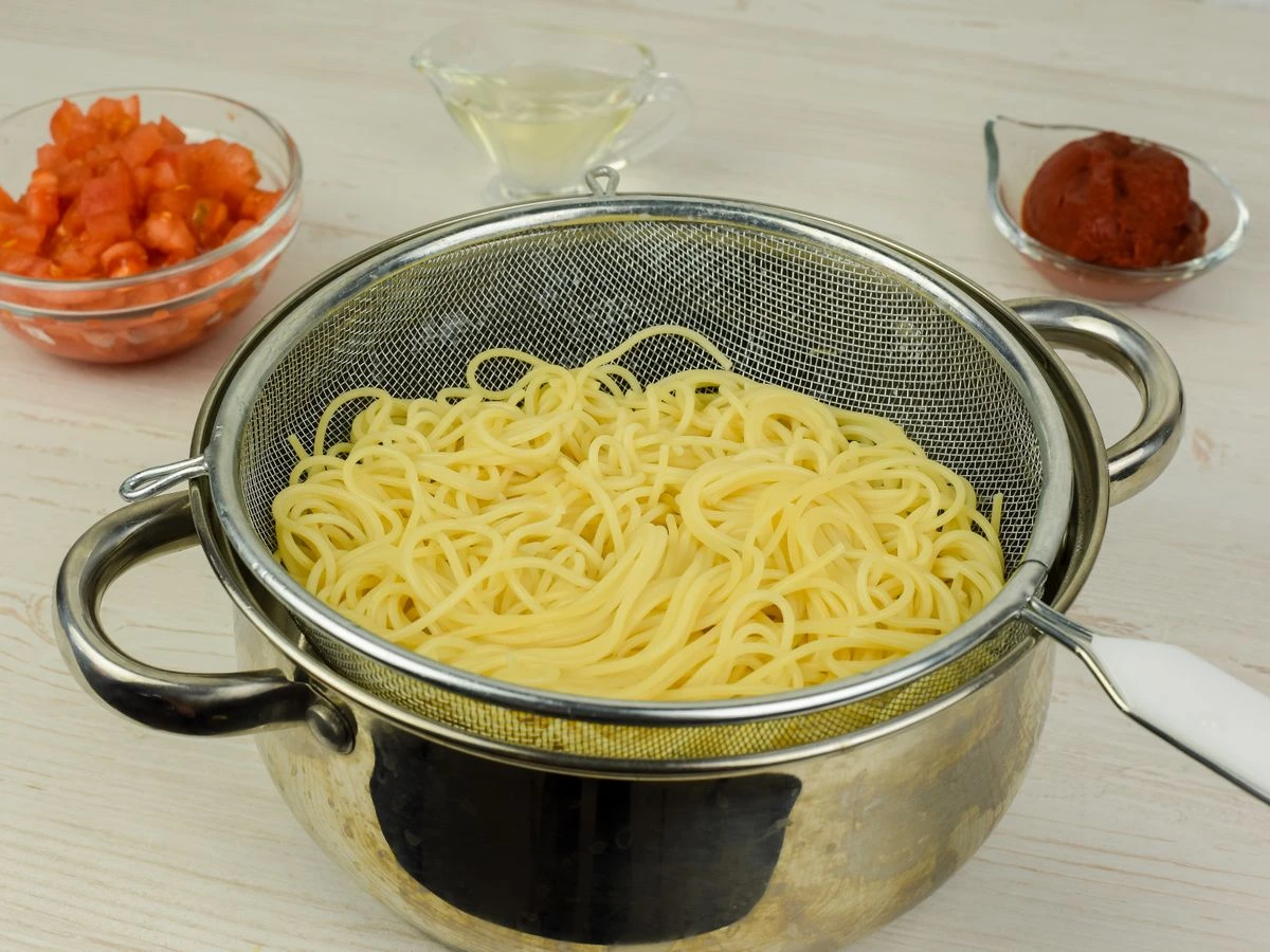 Шаг 14: Паста с фрикадельками