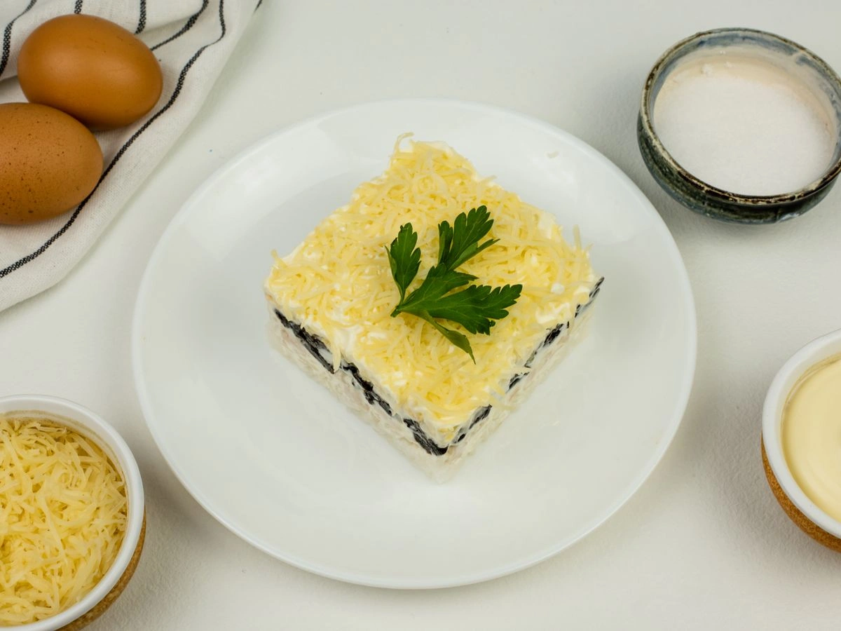 Шаг 14: Салат с рисом, курицей и черносливом