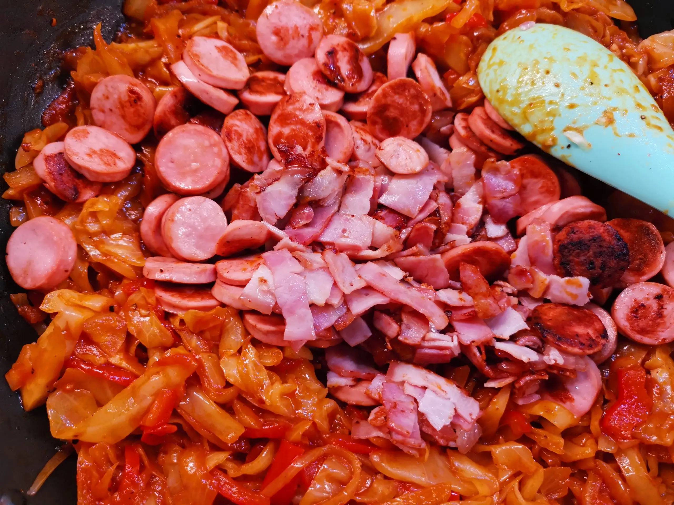 Шаг 14: Солянка с сосисками