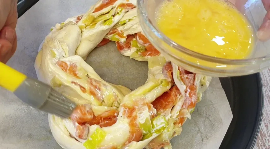 Завитушка с лососем: шаг 14