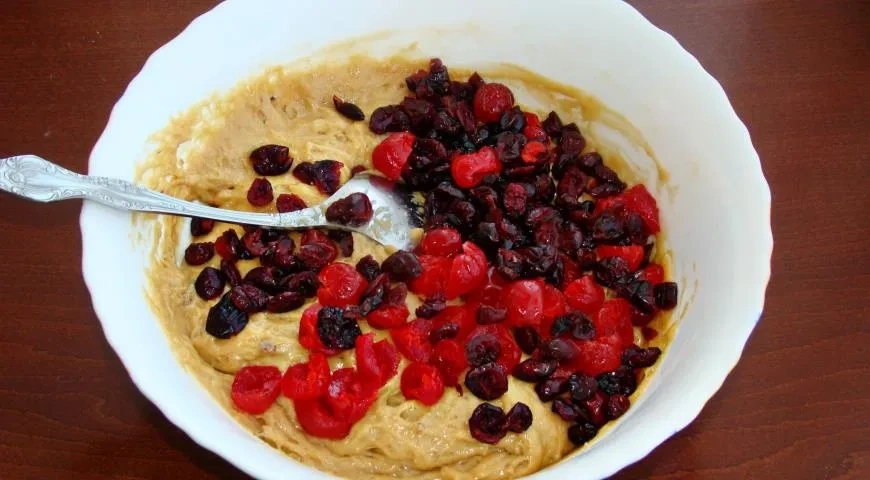 Кулич с вареной сгущенкой и миндалем: шаг 15