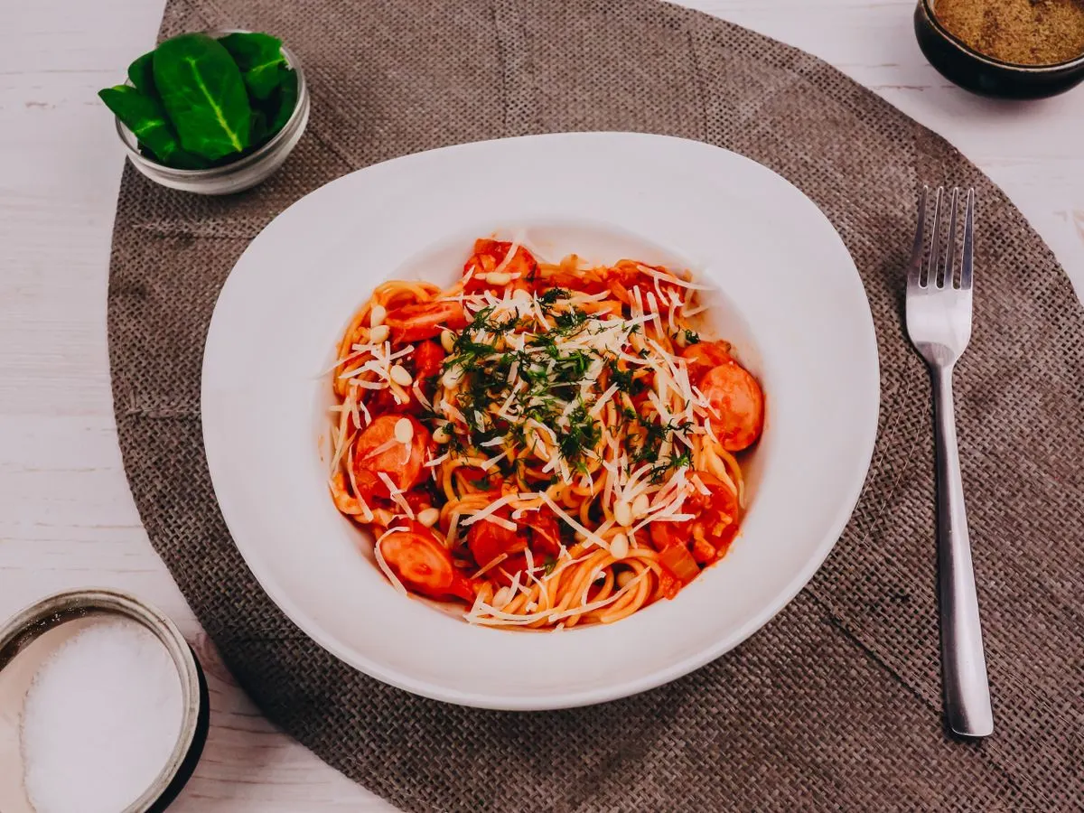 Шаг 15: Макароны с сосисками в томатном соусе