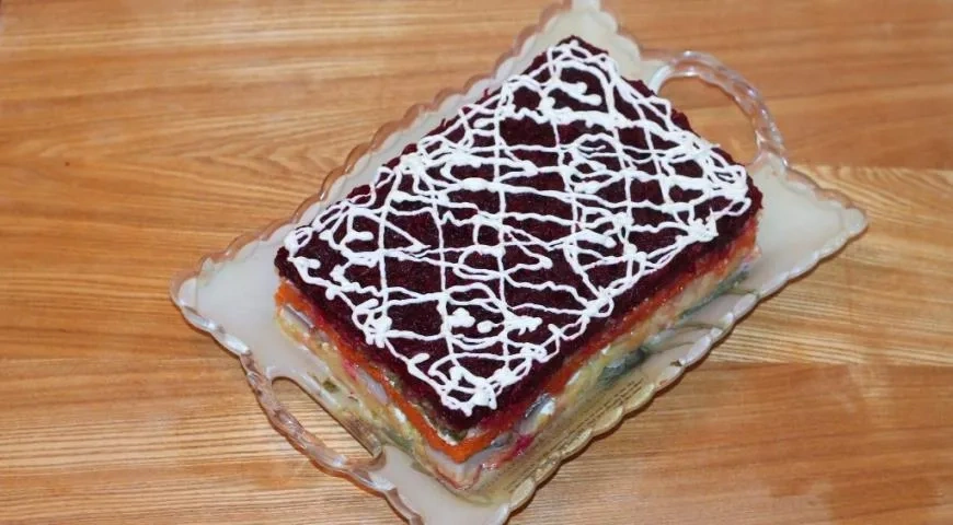 Закусочный торт Селедка под шубой: шаг 15