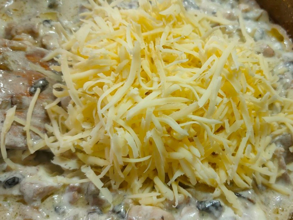 Шаг 15: Жюльен с курицей на сковороде