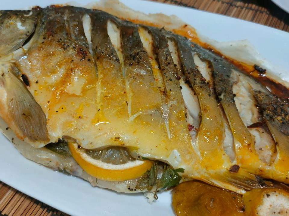 Шаг 16: Карп, запеченный в духовке