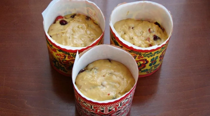 Кулич с вареной сгущенкой и миндалем: шаг 16