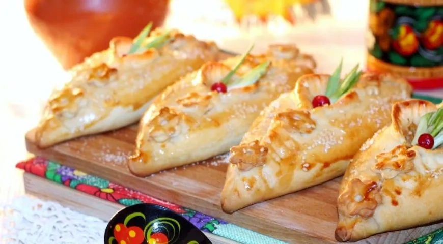 Расстегаи с капустой и мясом в духовке: шаг 16