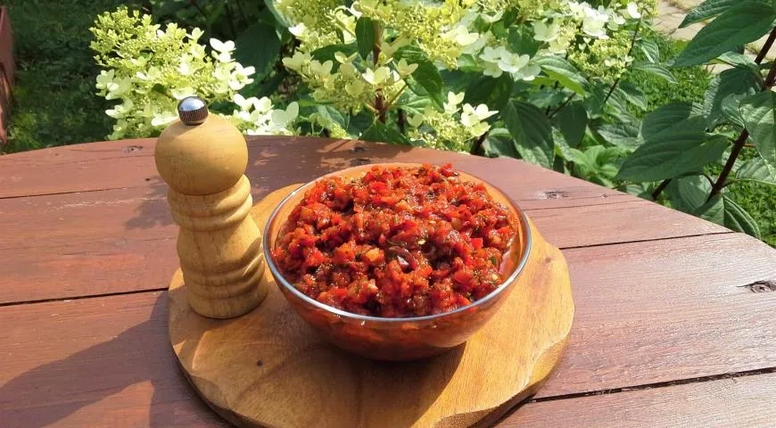 Аджика летняя (без варки): шаг 2