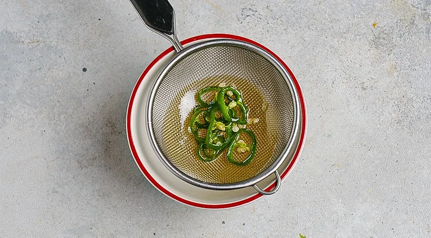 Ананас с медом и брынзой: шаг 2