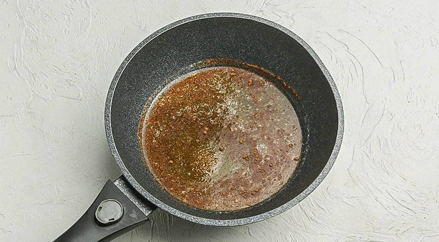 Бананы в карамели с грецкими орехами: шаг 2