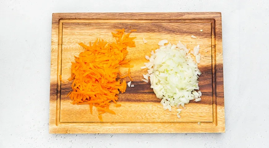 Бефстроганов из индейки в сливочно-томатном соусе: шаг 2