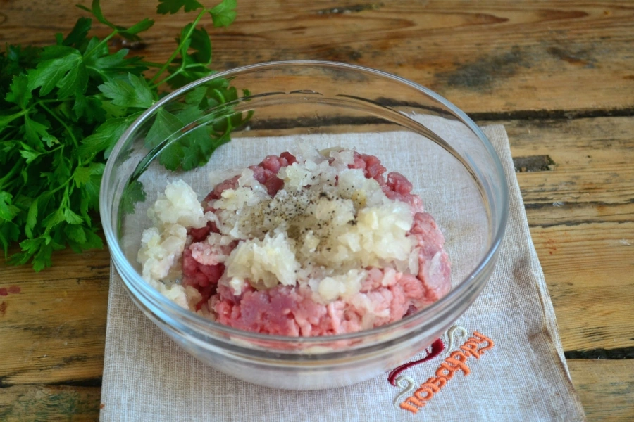 Шаг 2: Беляши с мясом