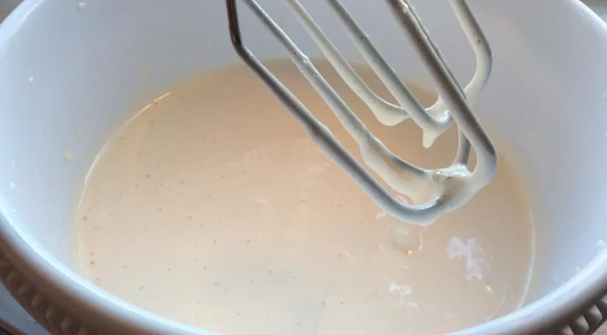 Бисквит с грушей: шаг 2