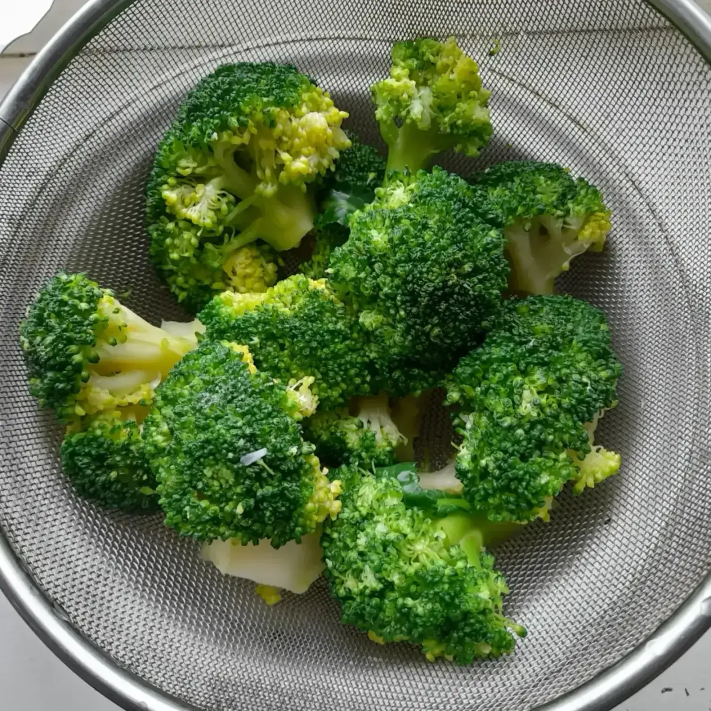 Биточки из брокколи со сметанным соусом: шаг 2