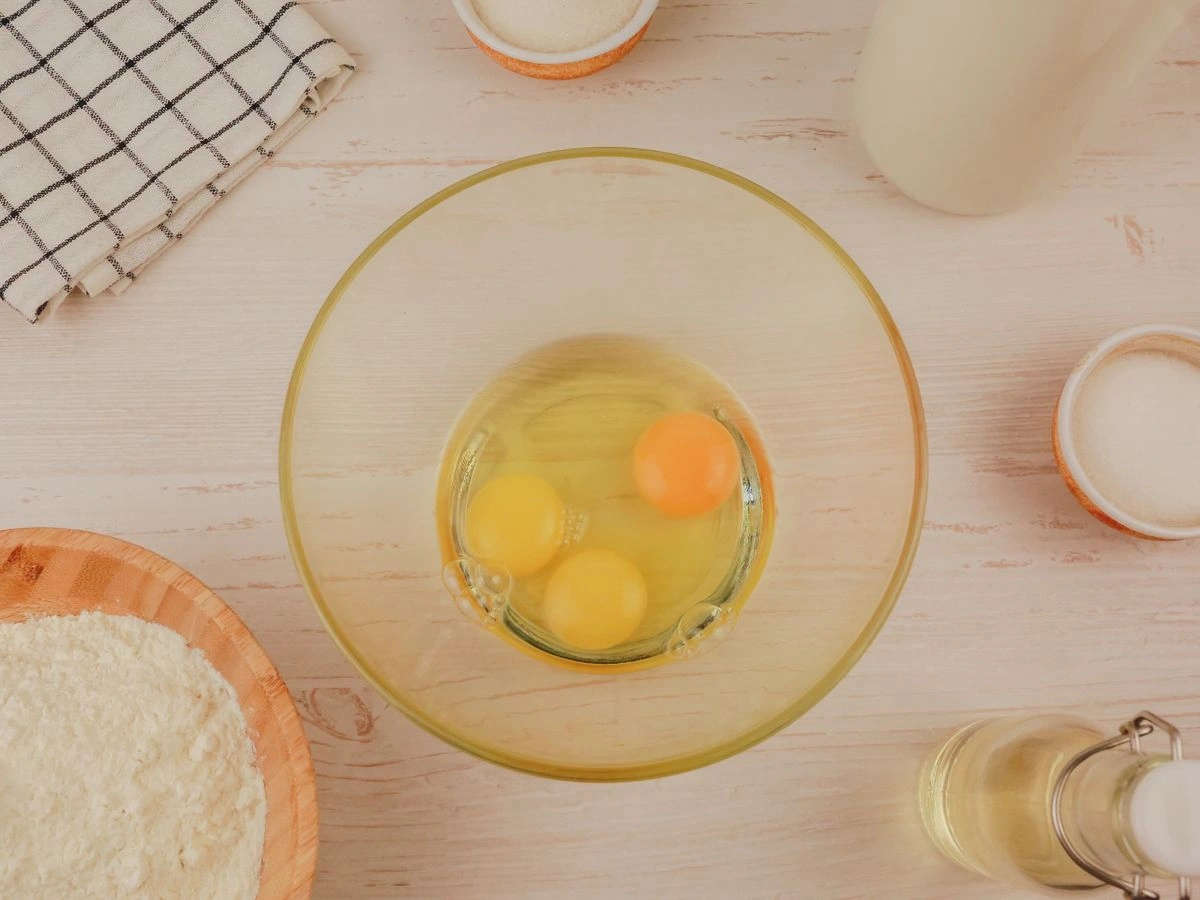 Шаг 2: Блинчики с сыром и яйцом