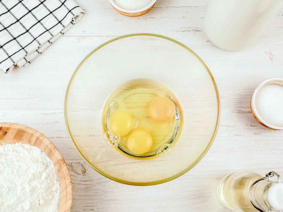 Шаг 2: Блинчики с вишней и сметаной