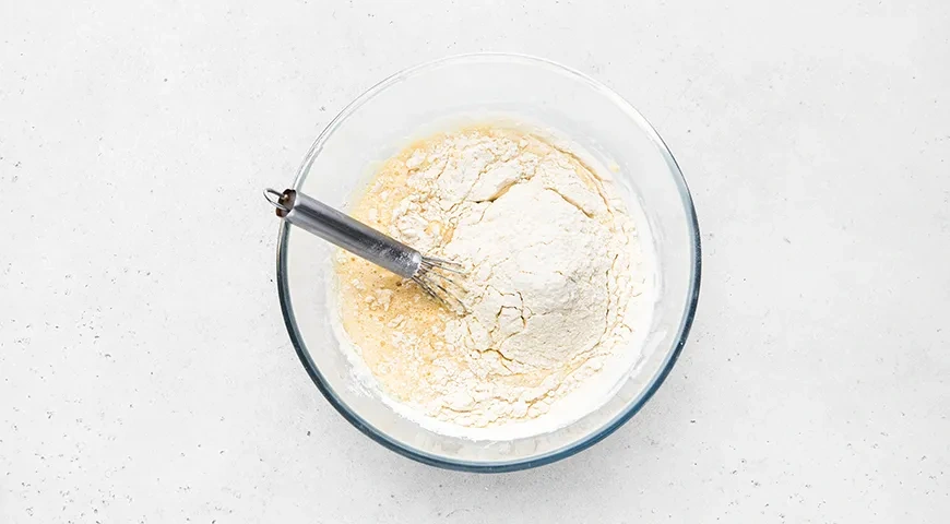 Блинчики с яйцом и сыром: шаг 2