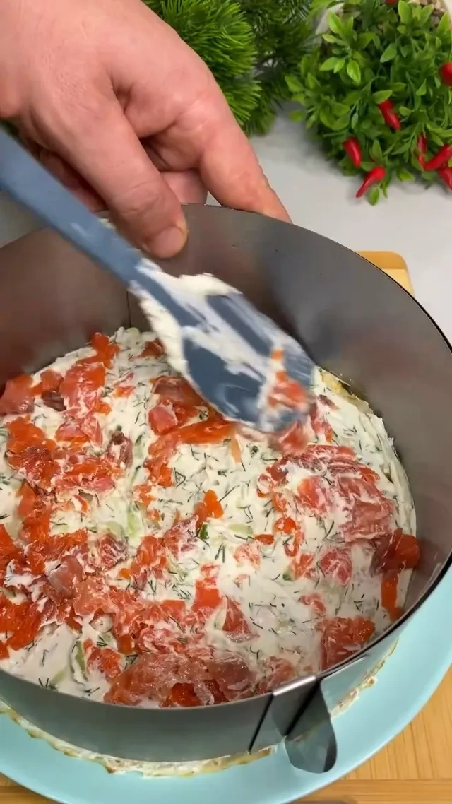 Блинный торт с красной рыбой: шаг 2