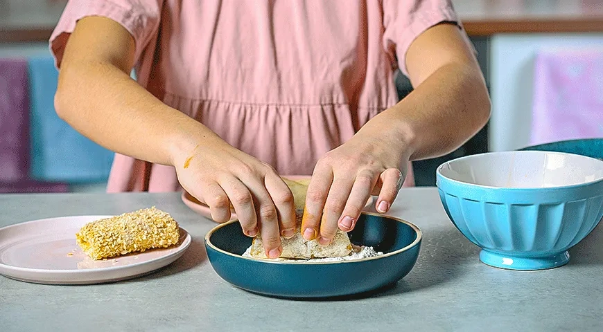 Блины с начинкой в хрустящей панировке: шаг 2