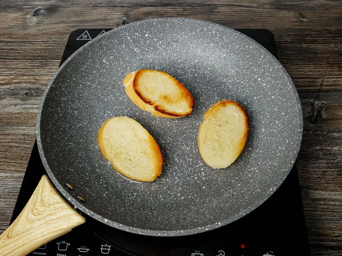 Шаг 2: Брускетта с моцареллой и томатами «Пинк Парадайз»