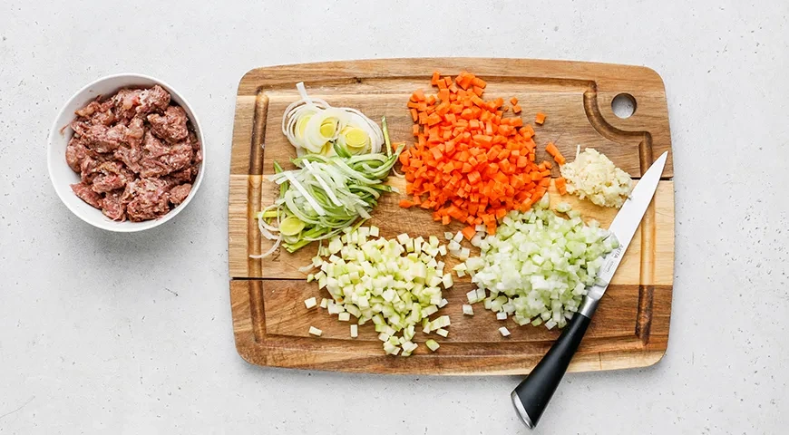 Булгур с тушенкой: шаг 2