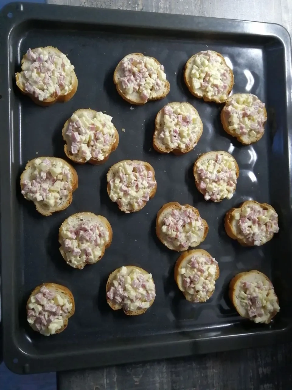 Быстрые праздничные бутерброды: шаг 2