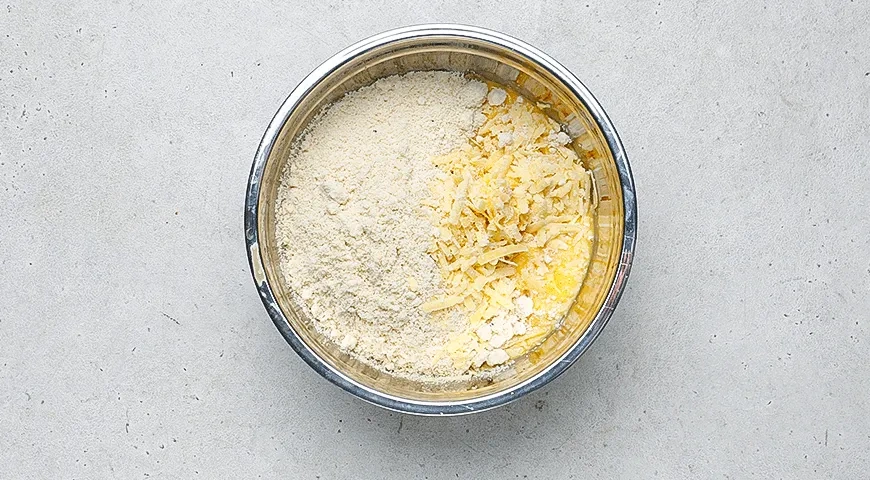 Чафли с авокадо, беконом и помидорами: шаг 2