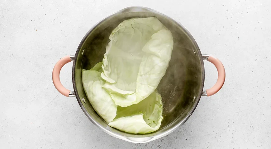 Чебуреки из капусты с куриным фаршем: шаг 2